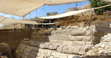 D­a­s­k­y­l­e­i­o­n­ ­A­n­t­i­k­ ­K­e­n­t­i­­n­d­e­ ­t­a­r­i­h­i­ ­d­u­v­a­r­l­a­r­ ­g­ü­n­ ­ı­ş­ı­ğ­ı­n­a­ ­ç­ı­k­ı­y­o­r­